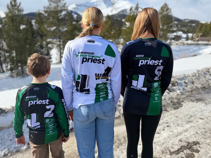 Weston, Savannah and Alexa Priest